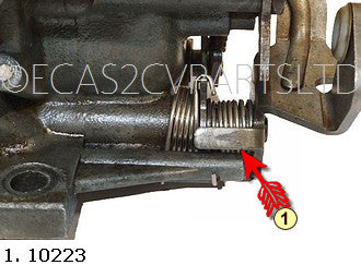 Carburettor spindle return spring for 26/35scic (twin choke, oval top), 18/26, outer, smaller diameter spring. July 1980 onward.